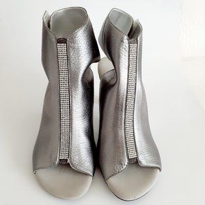 ONEX Women's Tux Heeled Sandal